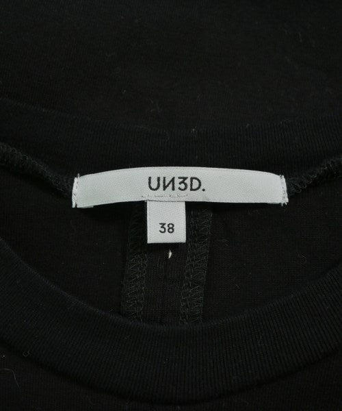 UN3D. เสื้อยืด/เสื้อท็อปส์