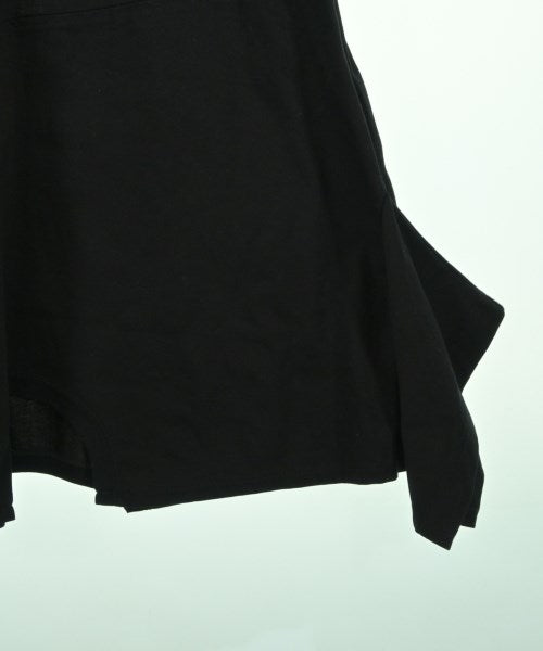UN3D. เสื้อยืด/เสื้อท็อปส์