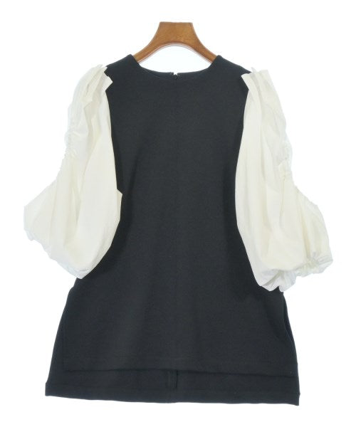 UN3D. เสื้อยืด/เสื้อท็อปส์