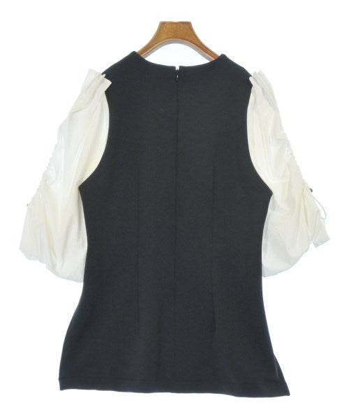 UN3D. เสื้อยืด/เสื้อท็อปส์