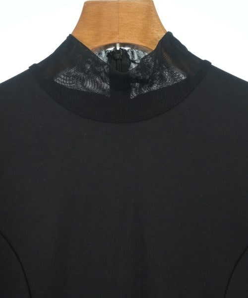 UN3D. เสื้อยืด/เสื้อท็อปส์