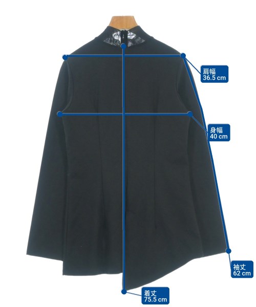 UN3D. เสื้อยืด/เสื้อท็อปส์