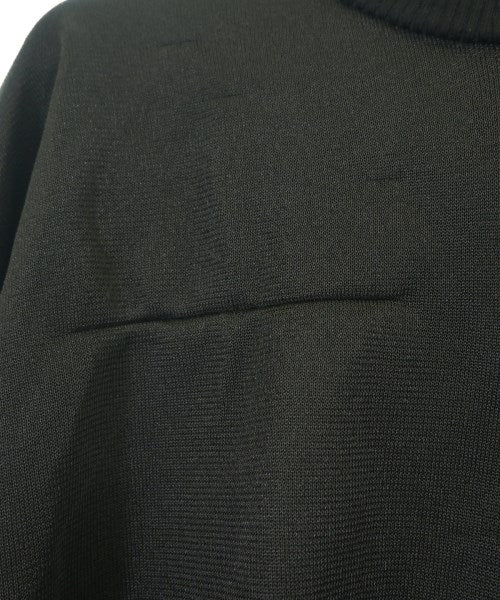UN3D. เสื้อกันหนาว