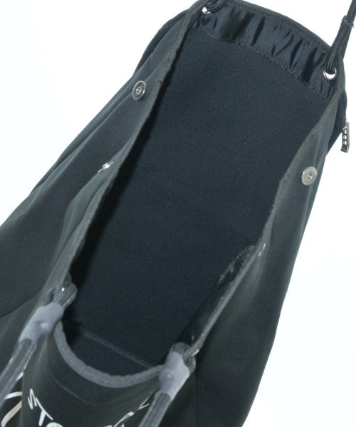 UN3D. กระเป๋าถือขนาดใหญ่