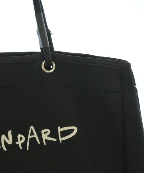 UN3D. กระเป๋าถือขนาดใหญ่