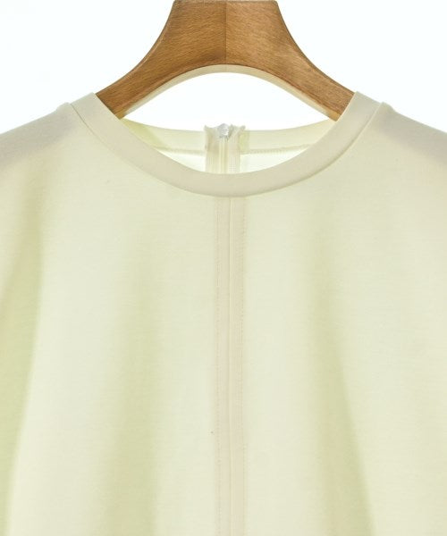 UN3D. เสื้อยืด/เสื้อท็อปส์