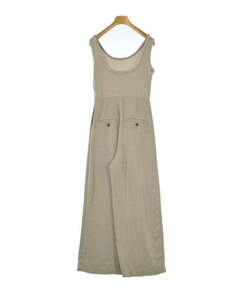 UN3D. ชุดเอี๊ยม/เสื้อคลุมหลวมๆ/จั๊มสูท