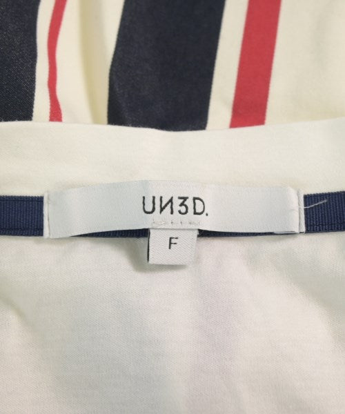 UN3D. เสื้อยืด/เสื้อท็อปส์