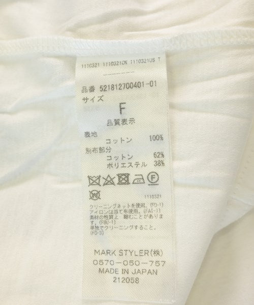 UN3D. เสื้อยืด/เสื้อท็อปส์