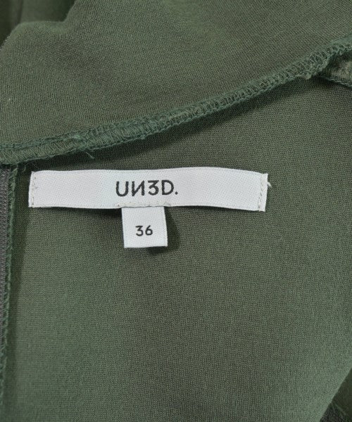 UN3D. เสื้อยืด/เสื้อท็อปส์