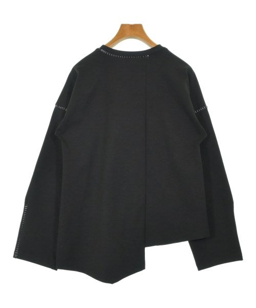 UN3D. เสื้อยืด/เสื้อท็อปส์