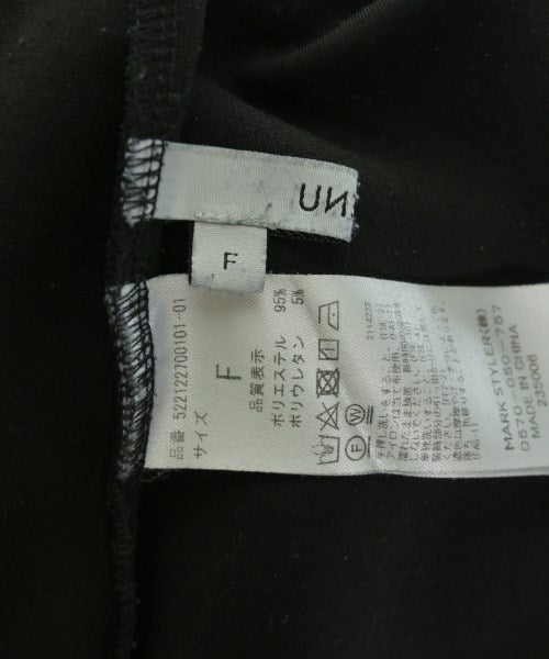 UN3D. เสื้อยืด/เสื้อท็อปส์