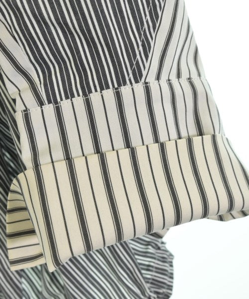 UN3D. เสื้อสตรี
