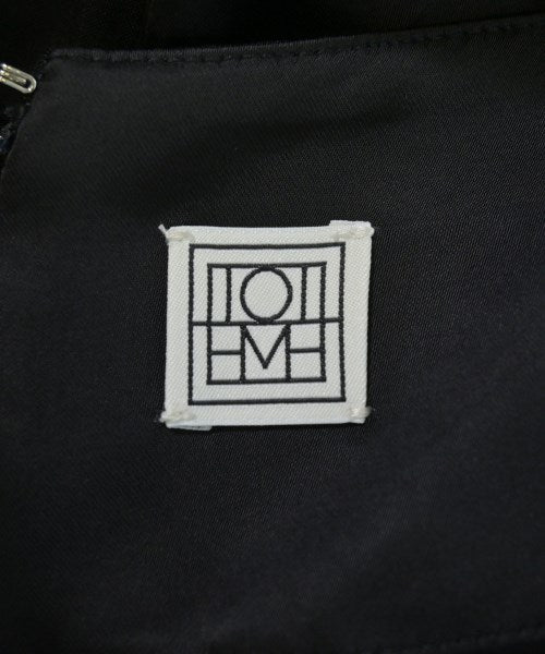 TOTEME กระโปรงยาวถึงเข่า