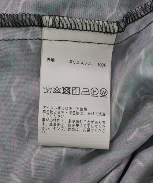 nota della mano sinistra เดรสที่เป็นเสื้อเชิ้ตตัวยาว