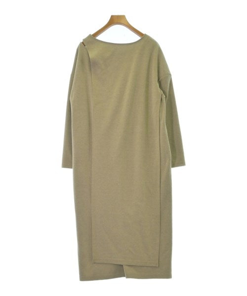 nota della mano sinistra ชุดเดรส