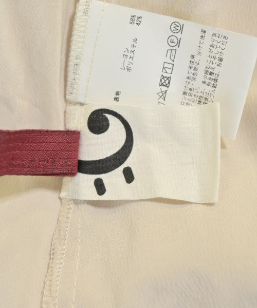 nota della mano sinistra เสื้อลำลอง