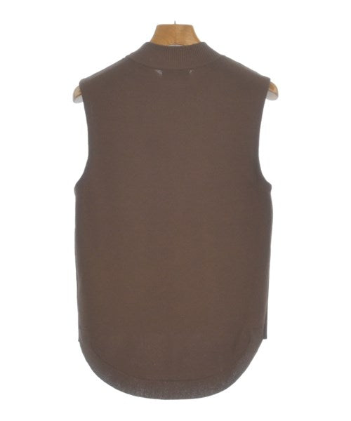 BLENHEIM เสื้อแขนกุด