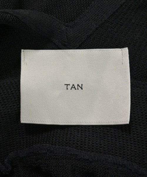 TAN เสื้อแขนกุด