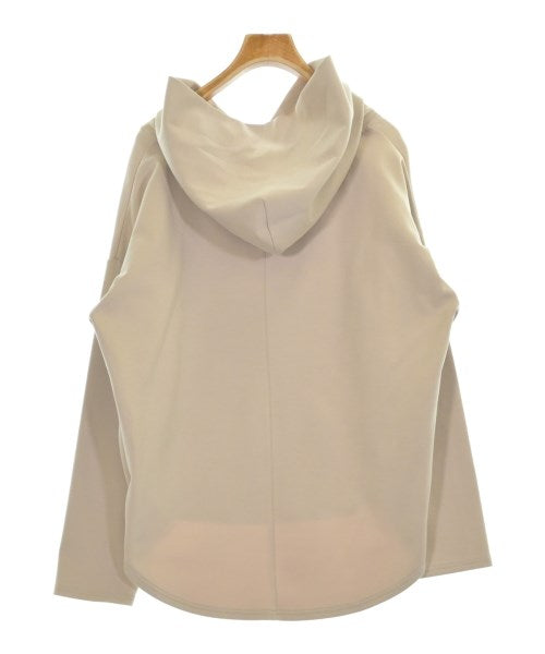Cloche เสื้อฮู้ด