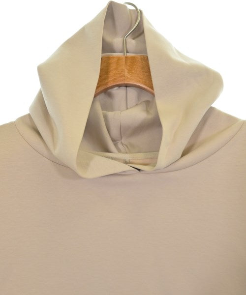 Cloche เสื้อฮู้ด