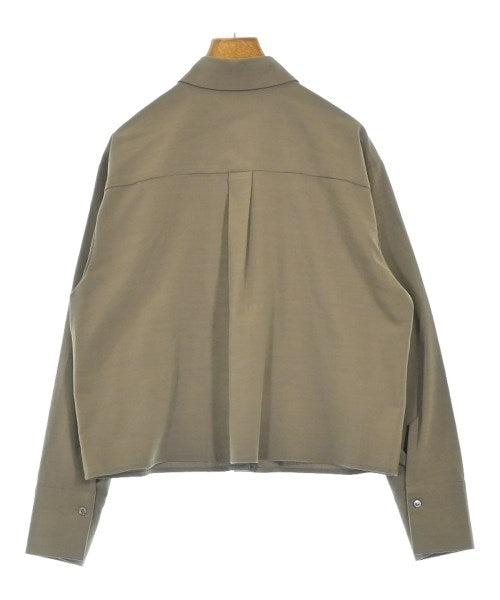 Cloche เสื้อลำลอง