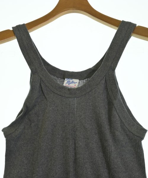 Robert P.Miller เสื้อกล้าม