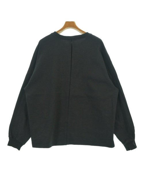 ROUNDABOUT เสื้อยืด/เสื้อท็อปส์