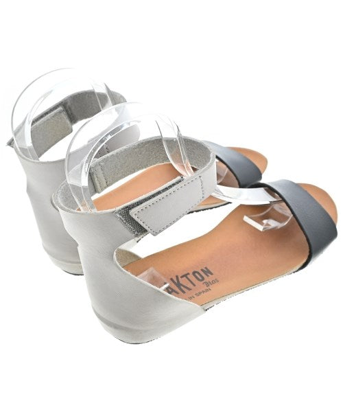 PLAKTON รองเท้าแตะ