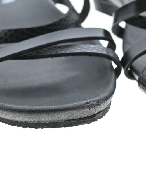 PLAKTON รองเท้าแตะ