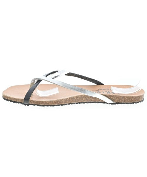 PLAKTON รองเท้าแตะ