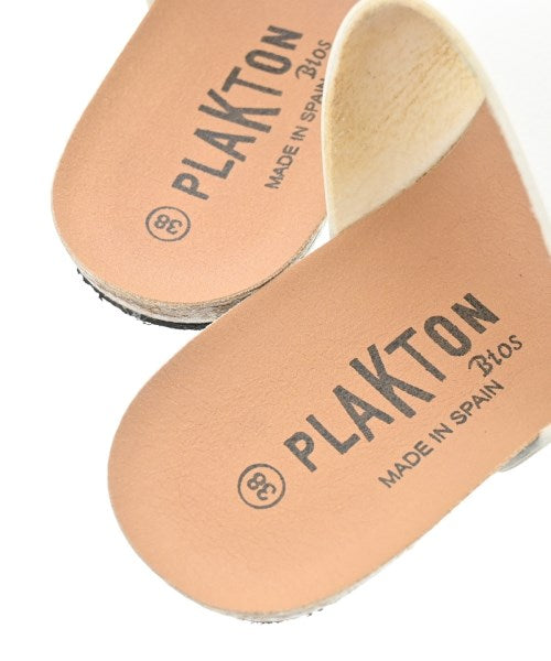 PLAKTON รองเท้าแตะ