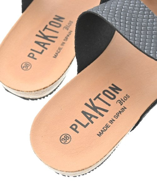 PLAKTON รองเท้าแตะ