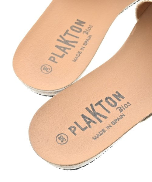 PLAKTON รองเท้าแตะ