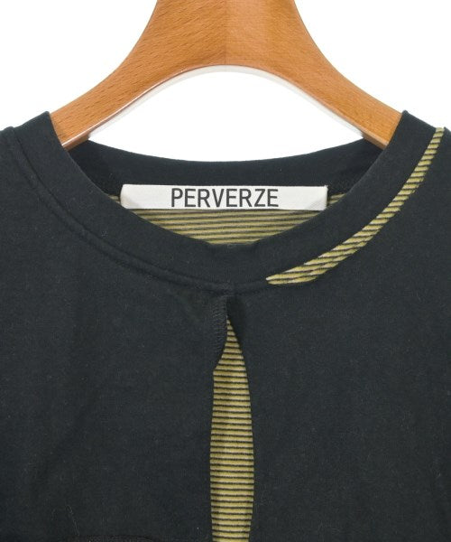 PERVERZE เสื้อยืด/เสื้อท็อปส์
