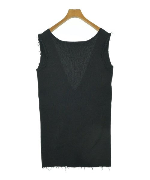 PERVERZE เสื้อแขนกุด