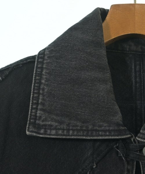 PERVERZE เสื้อลำลอง