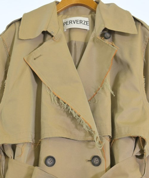 PERVERZE เสื้อกันฝน