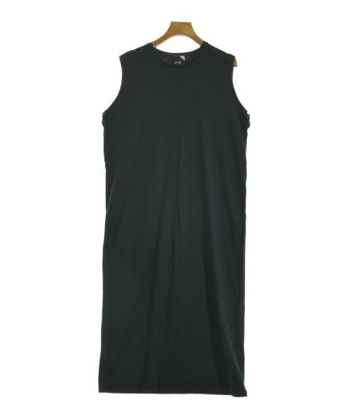 ATON ชุดเดรส