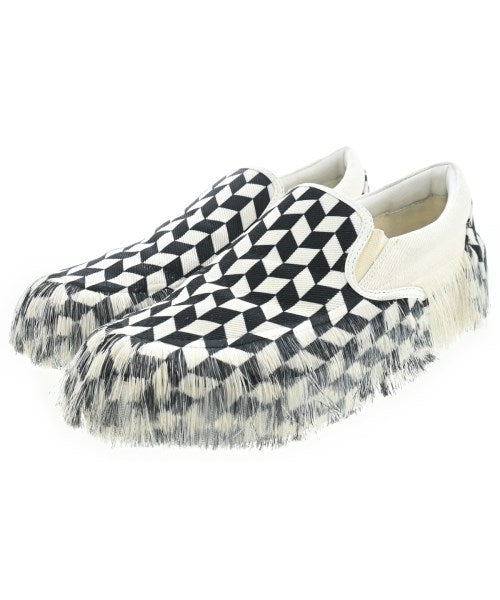 Doublet รองเท้าผ้าใบ