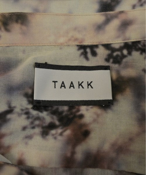 Taakk เสื้อลำลอง