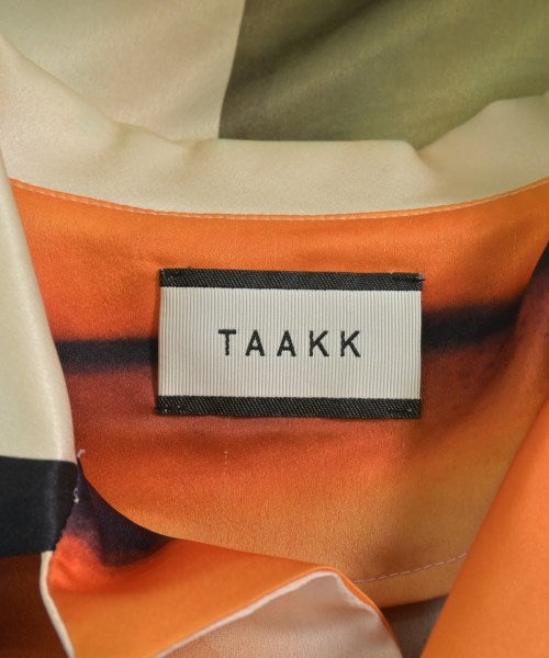 Taakk เสื้อลำลอง