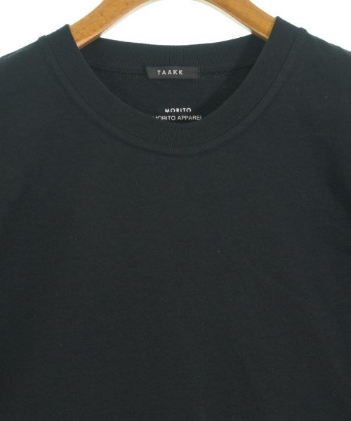 Taakk เสื้อยืด/เสื้อท็อปส์