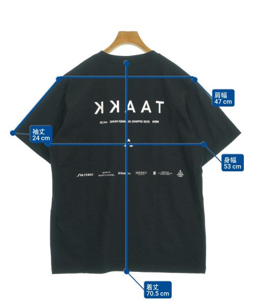 Taakk เสื้อยืด/เสื้อท็อปส์