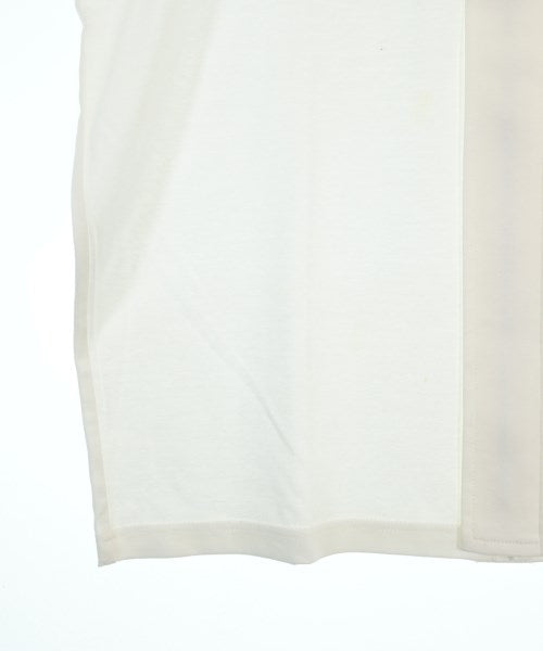 Taakk เสื้อยืด/เสื้อท็อปส์