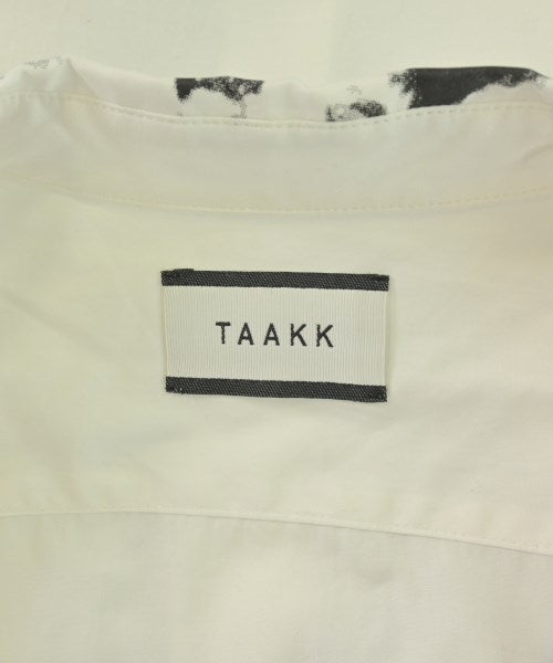 Taakk เสื้อลำลอง