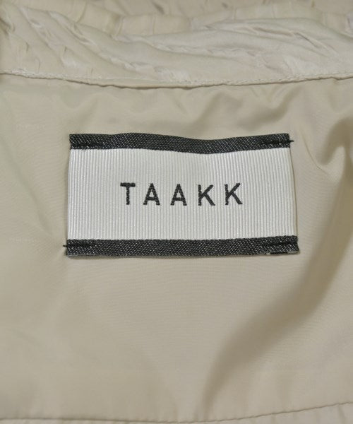 Taakk เสื้อลำลอง