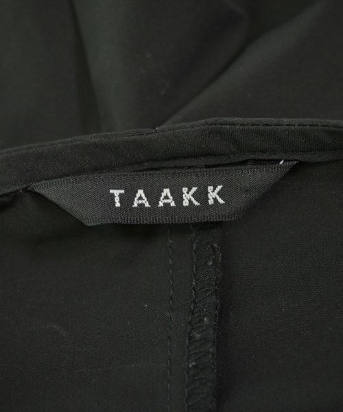 Taakk เสื้อสตรี
