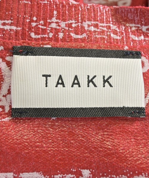 Taakk เสื้อกันหนาว