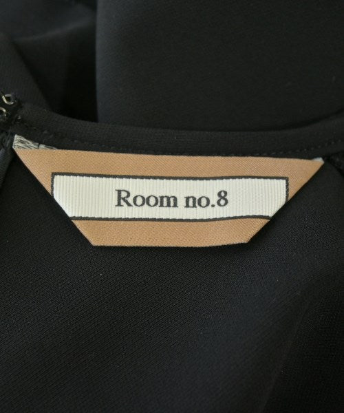 ROOM NO.8 เสื้อสตรี